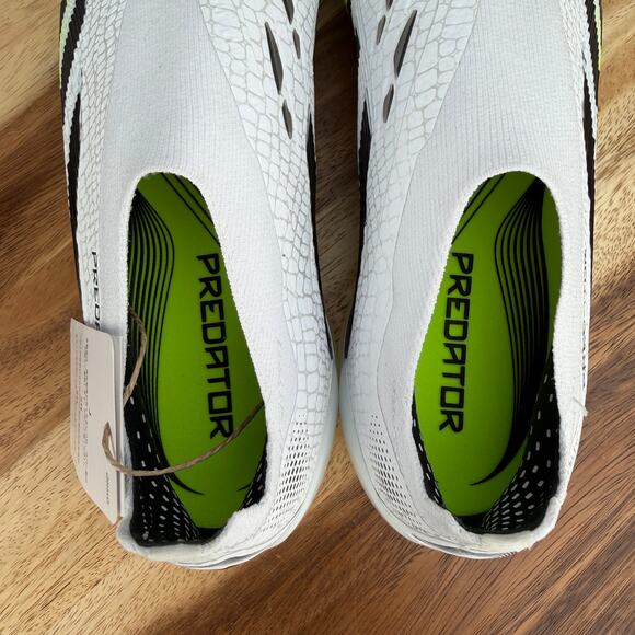 Athletic_Shoes